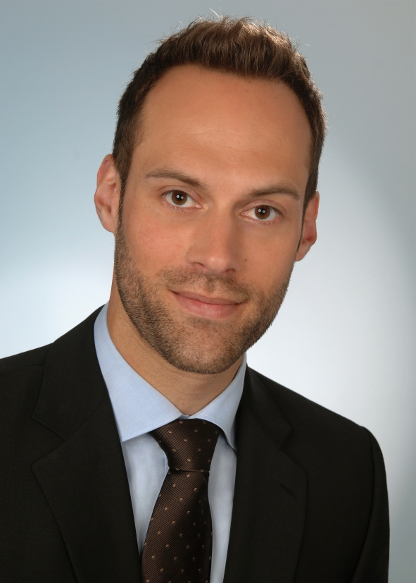 Porträtfoto von Mann mit Krawatte