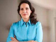 Katrin Winkler lächelt in die Kamera