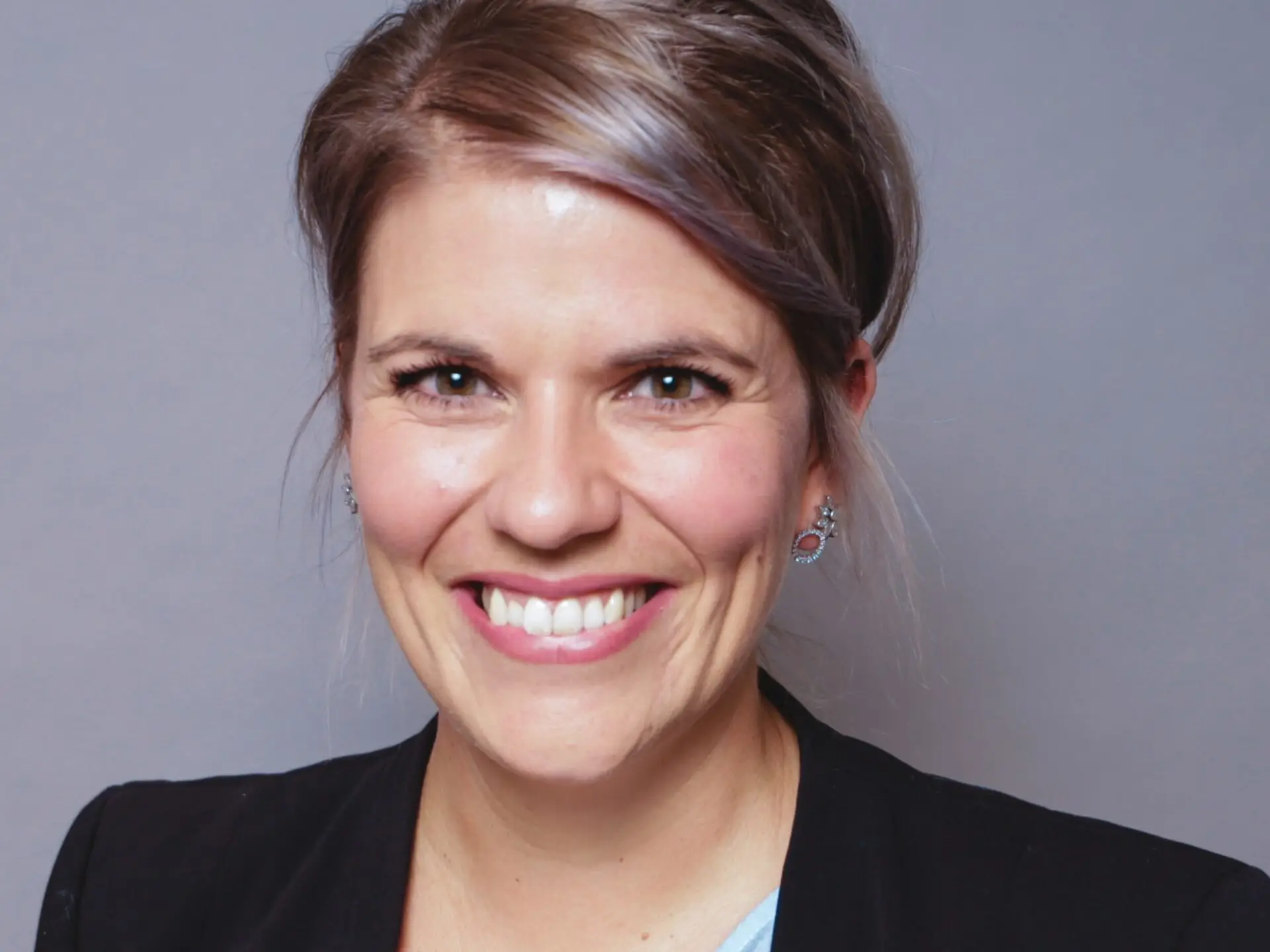 Porträt von Frau Claudia Müller-Kreiner
