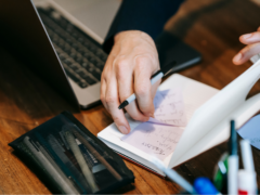 Rein dekoratives Bild, um Ergebnisorientiertes Arbeiten statt Arbeitszeit zu visualisieren