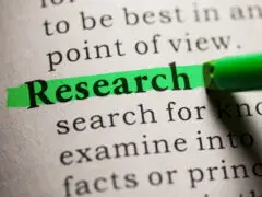 Ein Bild, um richtig zitieren darzsutellen. Zusehen ist ein Text, in dem das Wort Research gehighlightet ist.